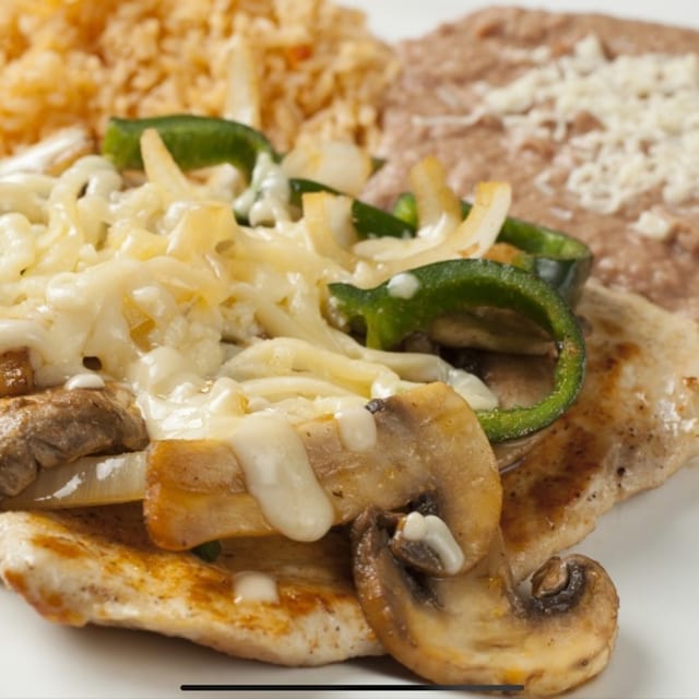 77. Pollo Chihuahua.